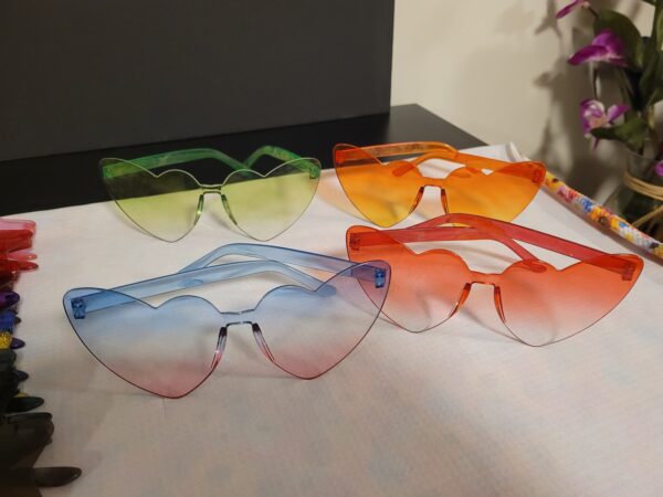 Ombre Heart Shaped Sunglasses - Image 4